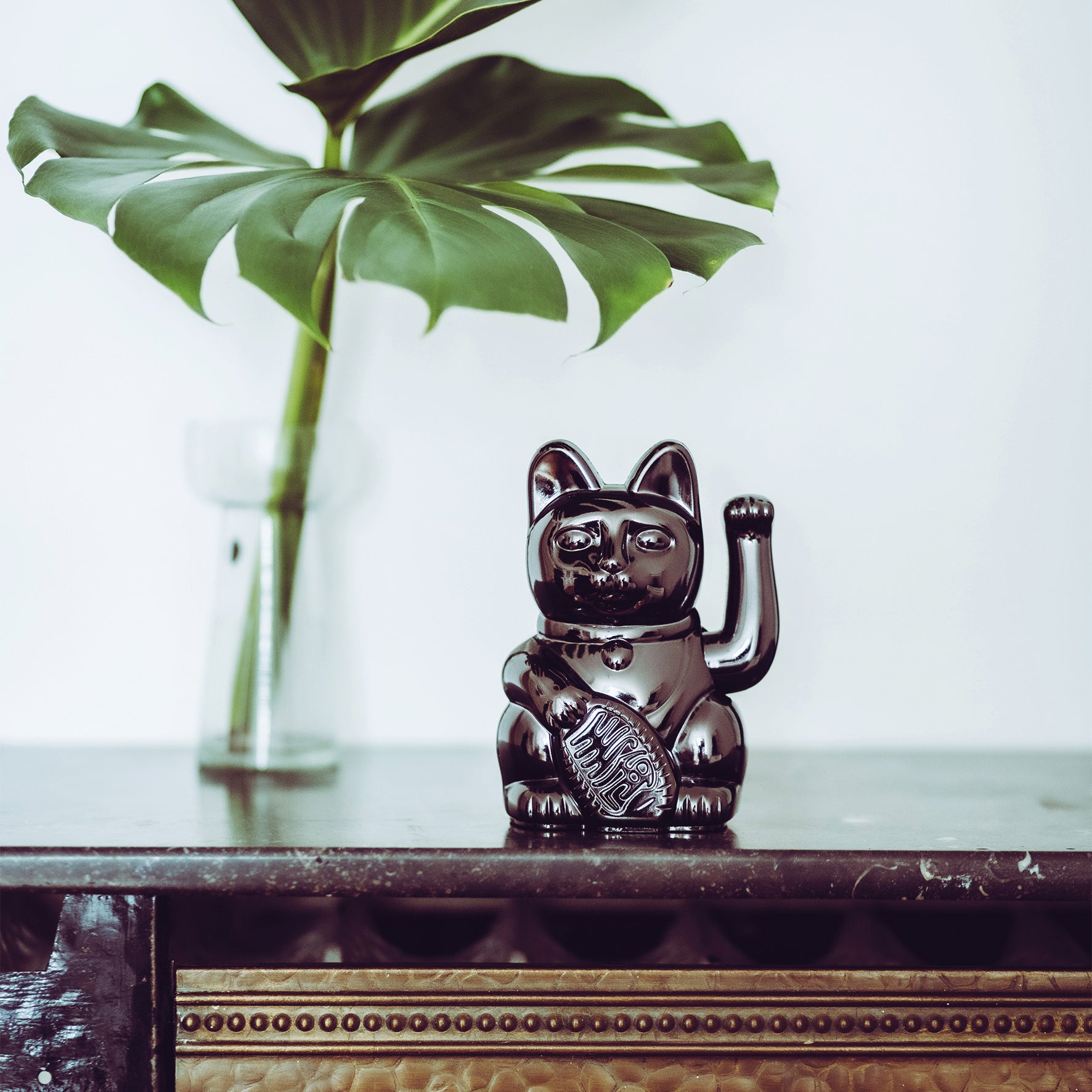 Lucky Cat Glossy Black