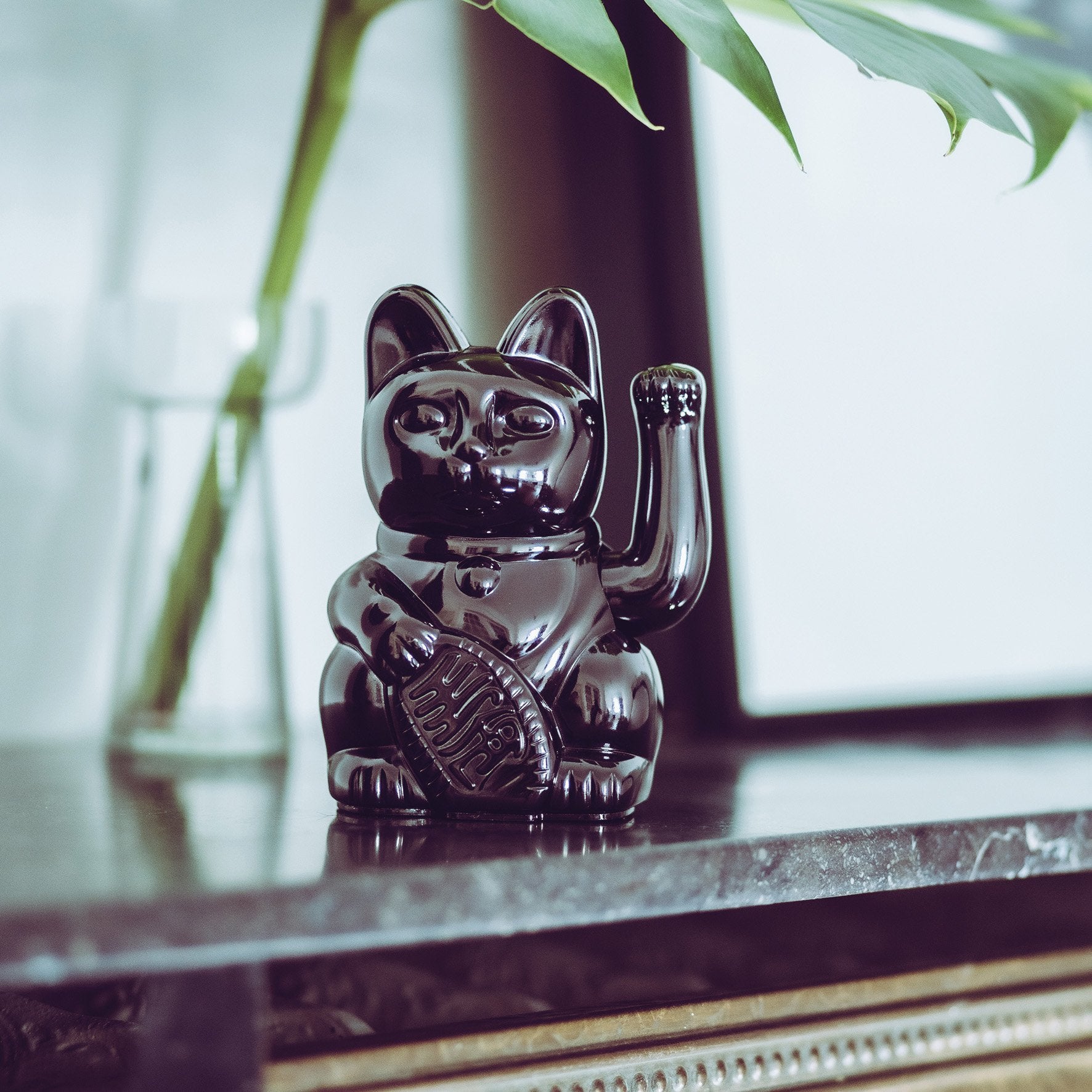 Lucky Cat Glossy Black