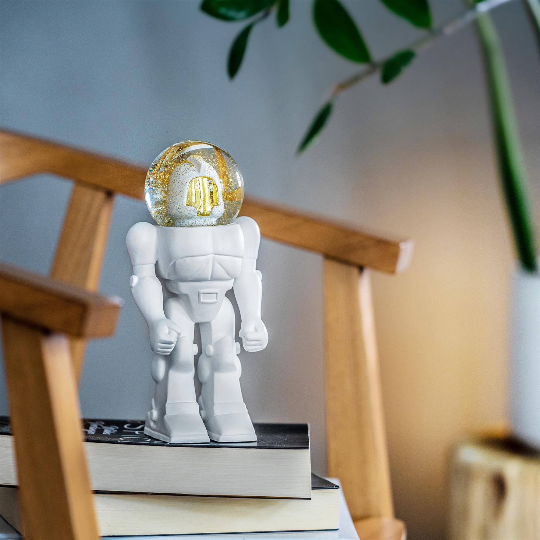 Summerglobe The Action Hero