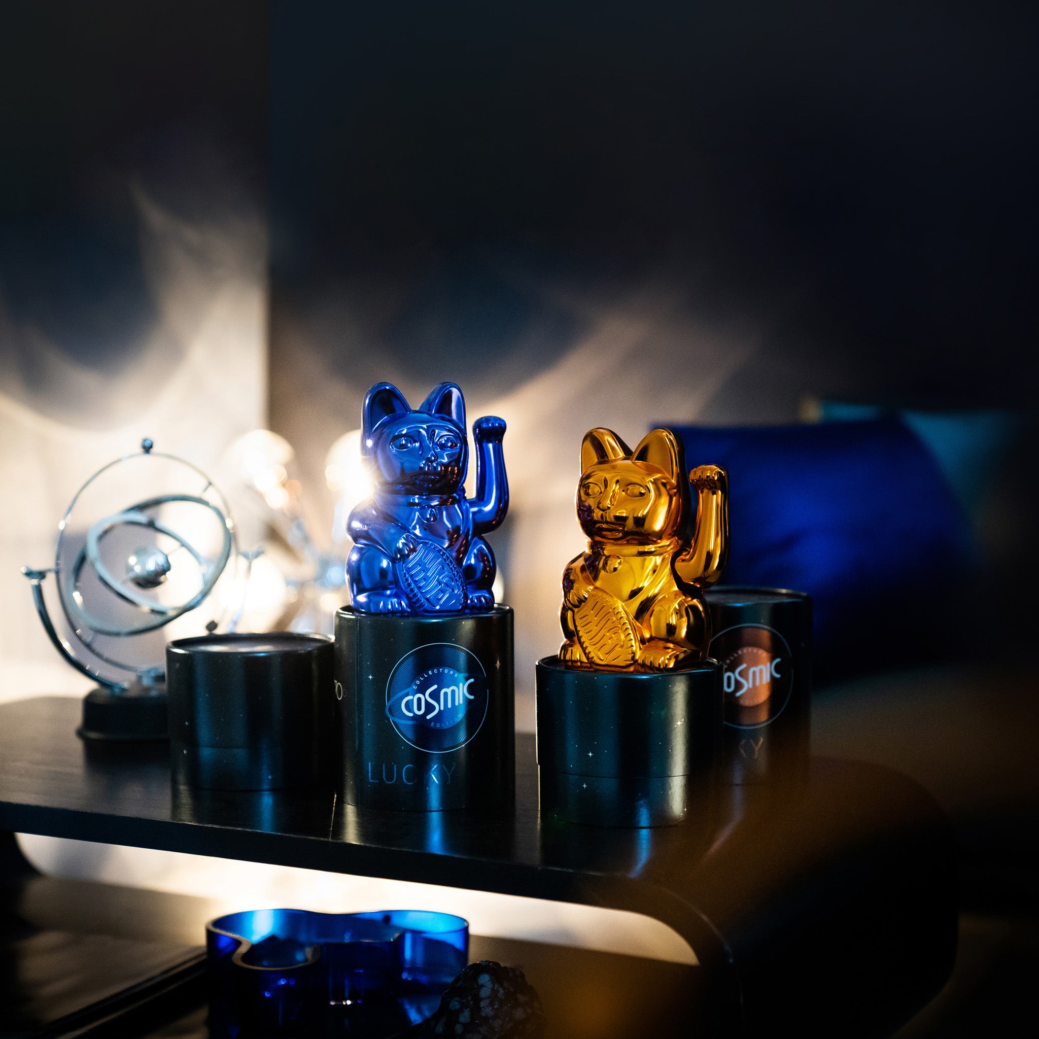 Lucky Cat Cosmic Edition Earth Shiny Blue