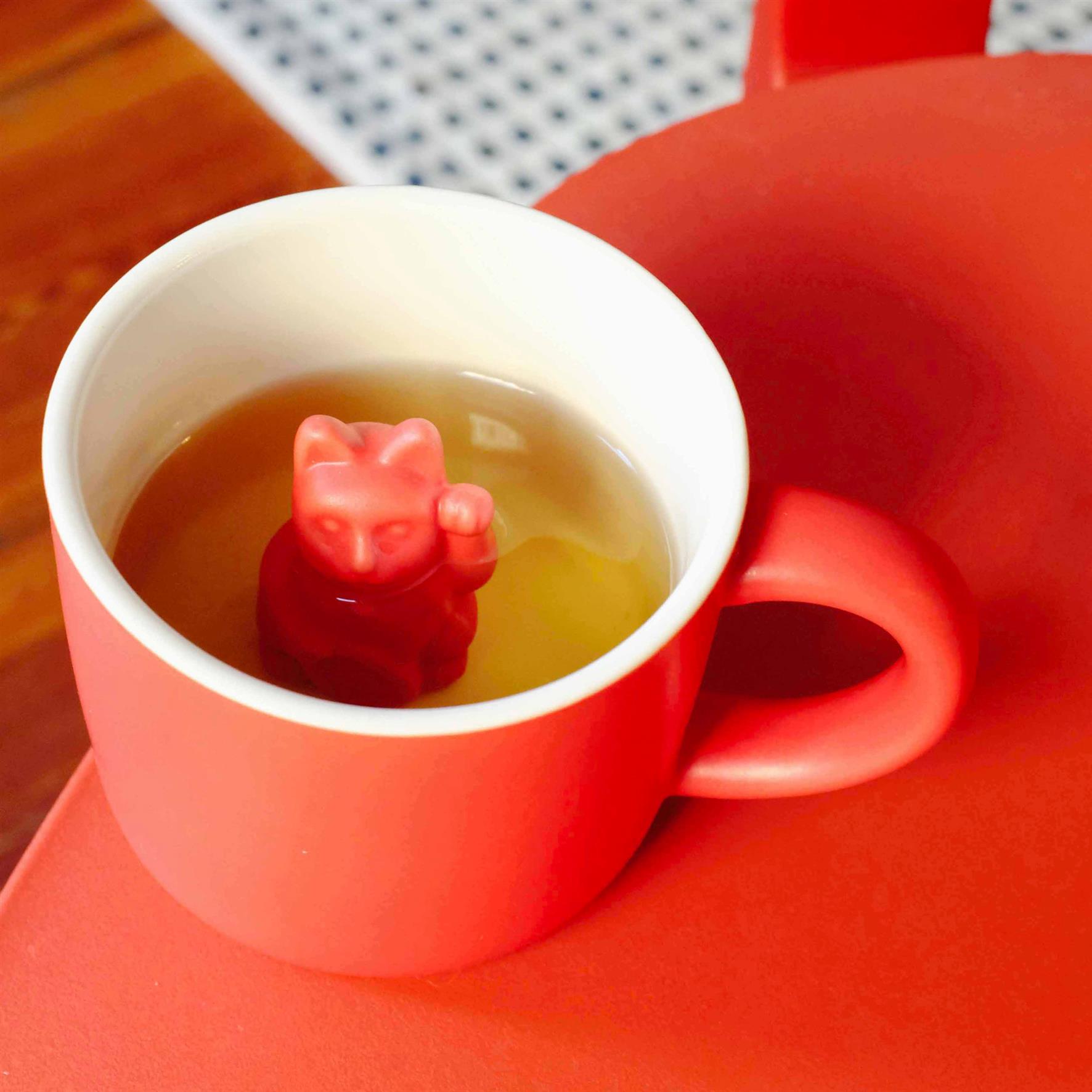 MANEKI NEKO Lucky Mug Red