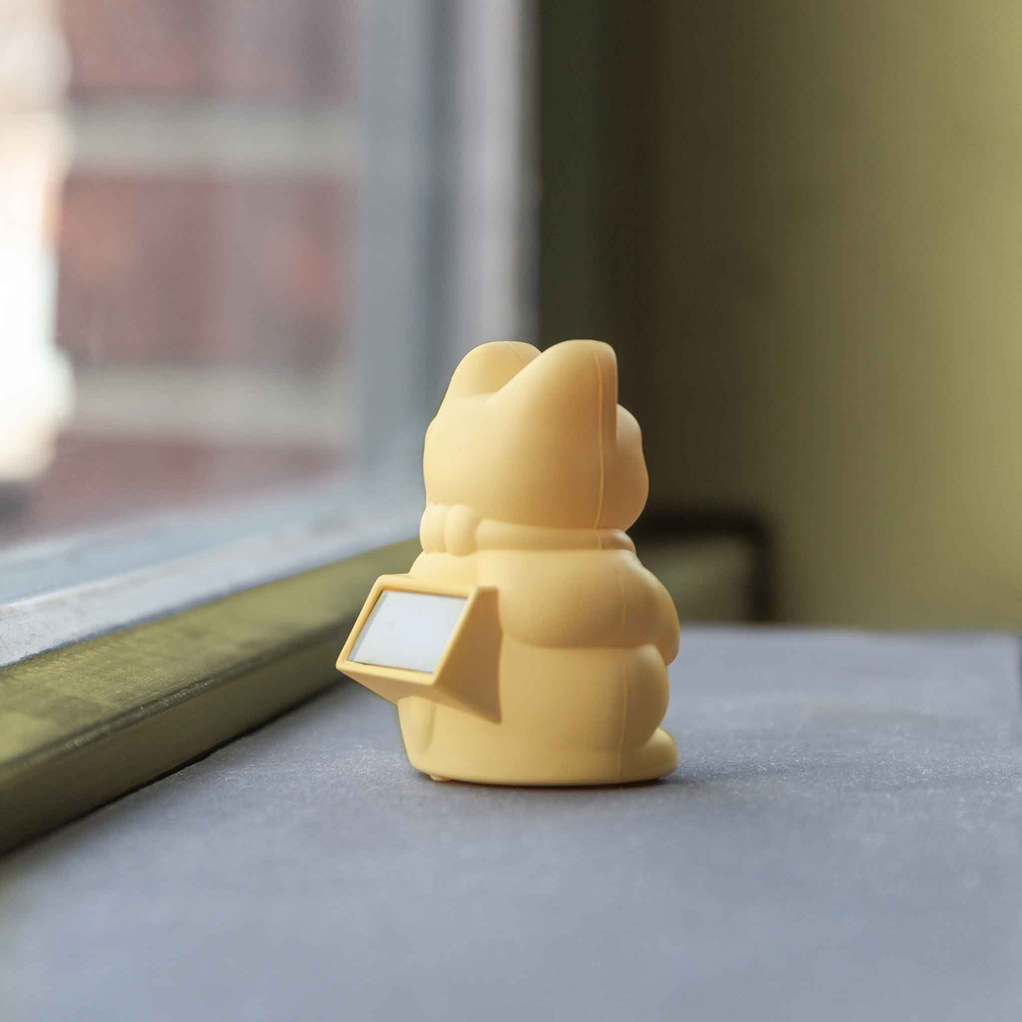 Lucky Cat Solar Yellow