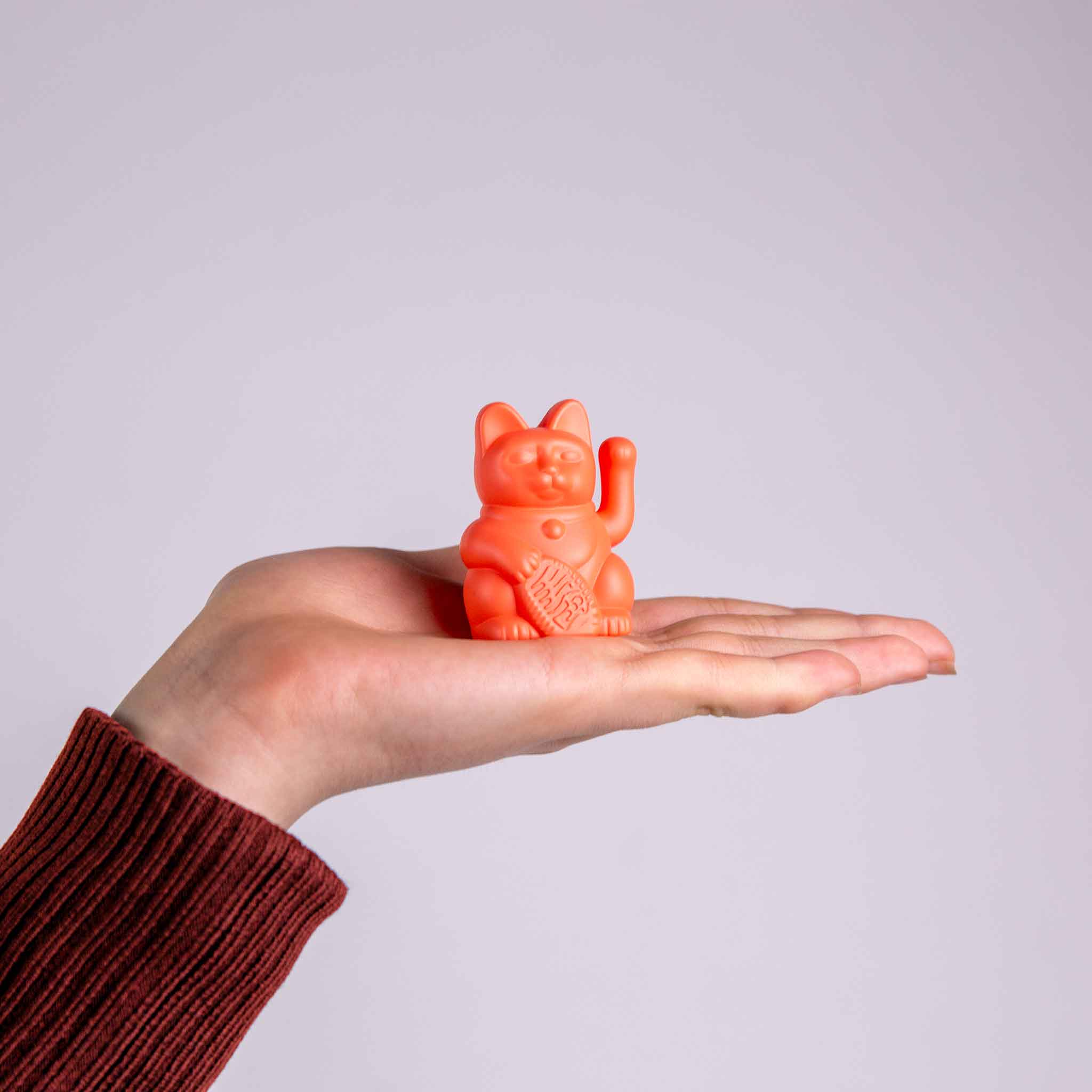 Winkekatze Solar Neon Orange